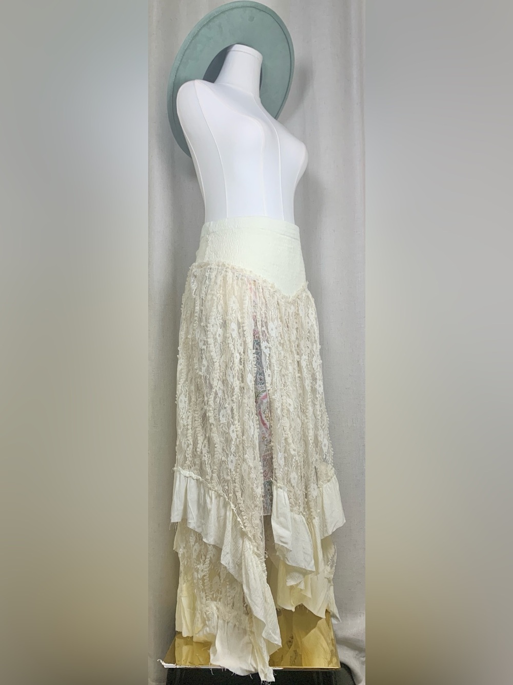 POL Boho Lace Maxi Skirt L Ivory Floral Lace Ruffle Multicolor Lining - Picture 2 of 6